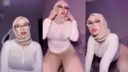 Hijab Goyang Hot, Pantat Montok Bikin Sange