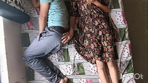 Desi Bhabhi Shivani Nunggingin Kontol Dedek Yang Lagi Tidur, Naik Goyang-goyang Gaya Amazon.