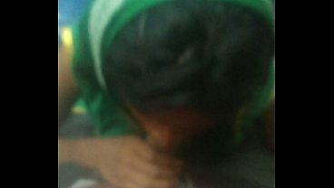 Desi Auntie Pengemis Di Kereta Lokal, Nge-seks Panas Dan Liar.