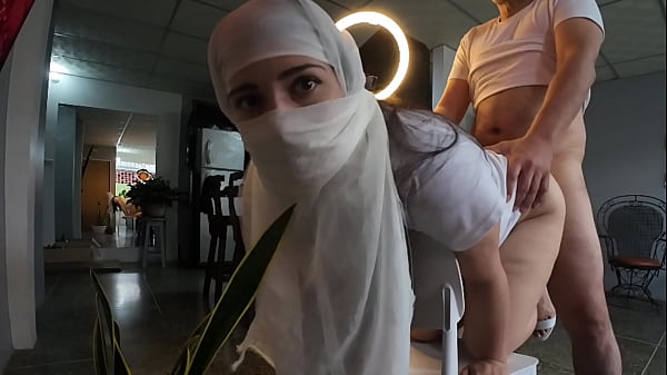 Ngacengin Bikin Cewek Hijab Kena Kontol Di Pantat Abis Digebukin