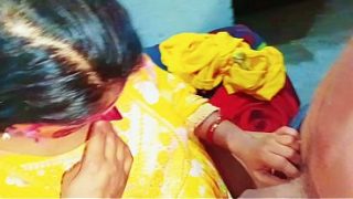 Bhabhi India Punya Memek Sempit Digenjot Gaya Sendok Sambil Merintih Pakai Suara Hindi Yang Jelas.