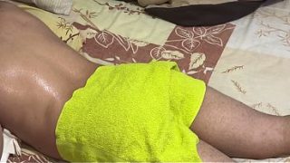 Ibu Mertua Montok Bantuin Mantu, Pijat Malah Berujung Nafsu.