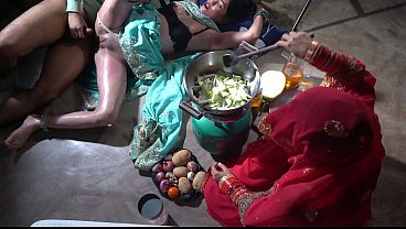 Ibu Tiri Dapur Xxx Siapin Masakan India, Gaya Hot, Bikin Ngiler