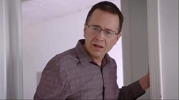 Ngentot Ibu Tiri Hot Saat Ultahnya, Biar Makin Basah