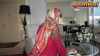 Ngewein Adik Tiri Berjilbab Pas Abis Dia Beberes Rumah