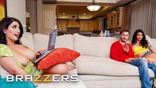 Sarah Arab Genit Godain Pacar Temen Sekamar Sampe Ngewe Panas Di Belakang, Gak Tau Malu! – Brazzers