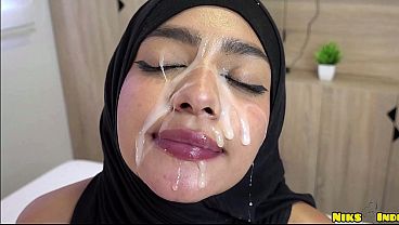 Jilbab Cewek Muda Digebukin Sampe Lumer Dan Dikasi Tumpahan Air Susu