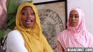 Bokep Step Papa Ngewein Anak Tiri Jilbab, Mama Tiri Megangin Sambil Ngeliatin