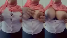Jilbab Pink Ngehe, Toket Gede Banget Mulus Tanpa Kain