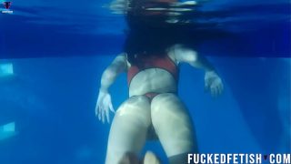 Helen Star Pake Baju Renang Seksi, Malem-malem Di Kolam, Napas Sesak, Bikin Greget.