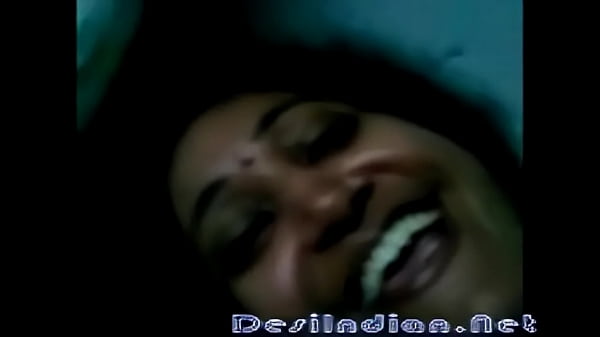 Desi Cute Telugu Aunty, Bikin Ngilu Gaya Genitnya Bikin Pengen Digoda.