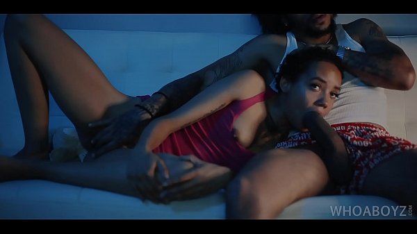 Anak Tiri Digauli Bapaknya Sambil Nyepong Kontol