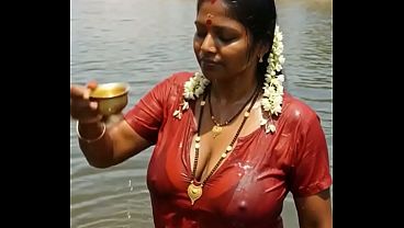 Desi Bhabhi Ai, Bikin Pengen Colok Terus.