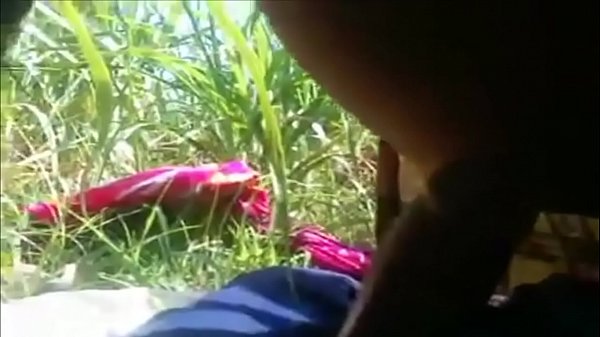 Desi Cewek Muda Digebrek Keras Di Tengah Hutan
