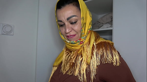 Ngentot Ibu Tiri Arab Montok Berhijab, Nampol Banget – سكس عربي