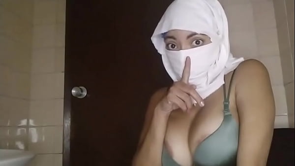 Istri Arab Muslim Islam Beneran, Lagi Horny, Masturbasi Sampe Muncrat, Senyap-senyap Pas Suami Lagi Pergi