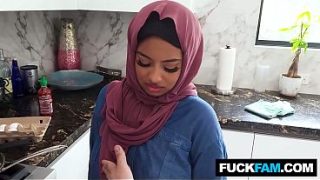 Ebony Hijabi Cewek Nakal Belajar Jadi Janda Binal Bareng Hadiya Honey, Allen Swift