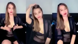 Abg Montok Remes-remes Tt Di Live, Bikin Crot
