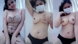Miss Fifi Buka Baju, Remes Tetek Sambil Live Brutal