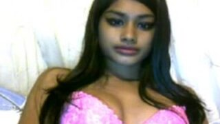 Tonton Video Bugil Cewek Desi Panas Di Webcam Seks