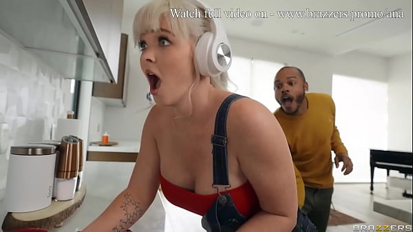 Nonton Langsung Pacarku Yang Montok Di-entot Dari Belakang!! – Kay Carter, Delilah Day / Brazzers / Tonton Full Di Www.brazzers.promo/ana