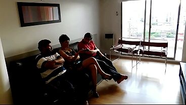 Gak Ada Acara Di Tv, Makanya Gw Gilir Tukang Ledeng Sama Temen Suami Gw, Mantap Bener Kencengan Kita Bertiga.