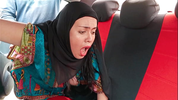 Bokep Ibu Tiri India Pakai Hijab Digenjot Di Dalam Mobil