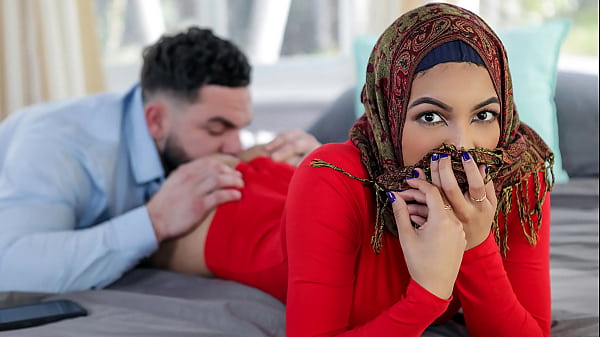 Stepbro Bakal Ngajarin Step-sister Berhijab Soal Hal-hal Panas Sebelum Nikah – Hijab Bikin Hasrat