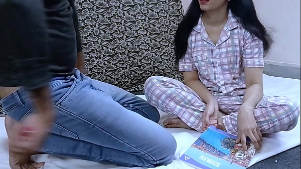 Mami Ki Chikni Choot Ko Nanga Karke Pel Diya, Ghar Mein Chudai Ka Maza.
