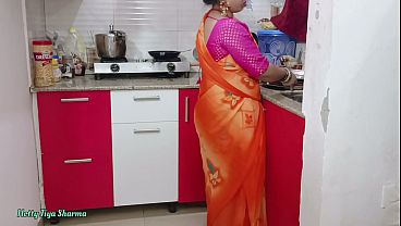 Ibu Rumah Tangga India Di Dapur Digenjot Keras Pakai Kontol Gede.