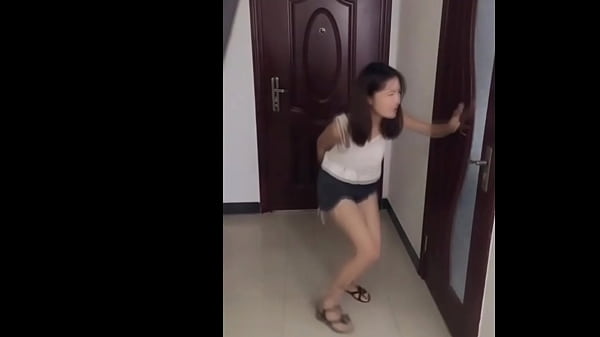Cewek-cewek China Udah Kebelet Banget Pipisnya