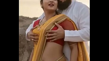 Bhabhi Desi Saree, Nyepong Susu Sambil Romantis.