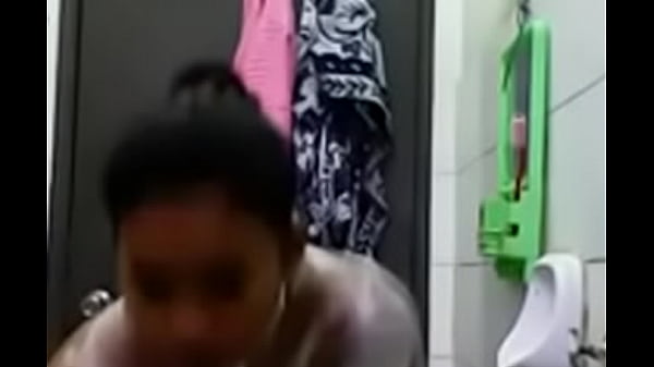 Narsis Parah, Bikin Pengen Liat Lebih Dalam