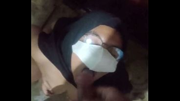 Cewek Indonesia Ngentot Di Kamar Mandi Sambil Minum Air Kencing, Becek Semua Basah Kuyup